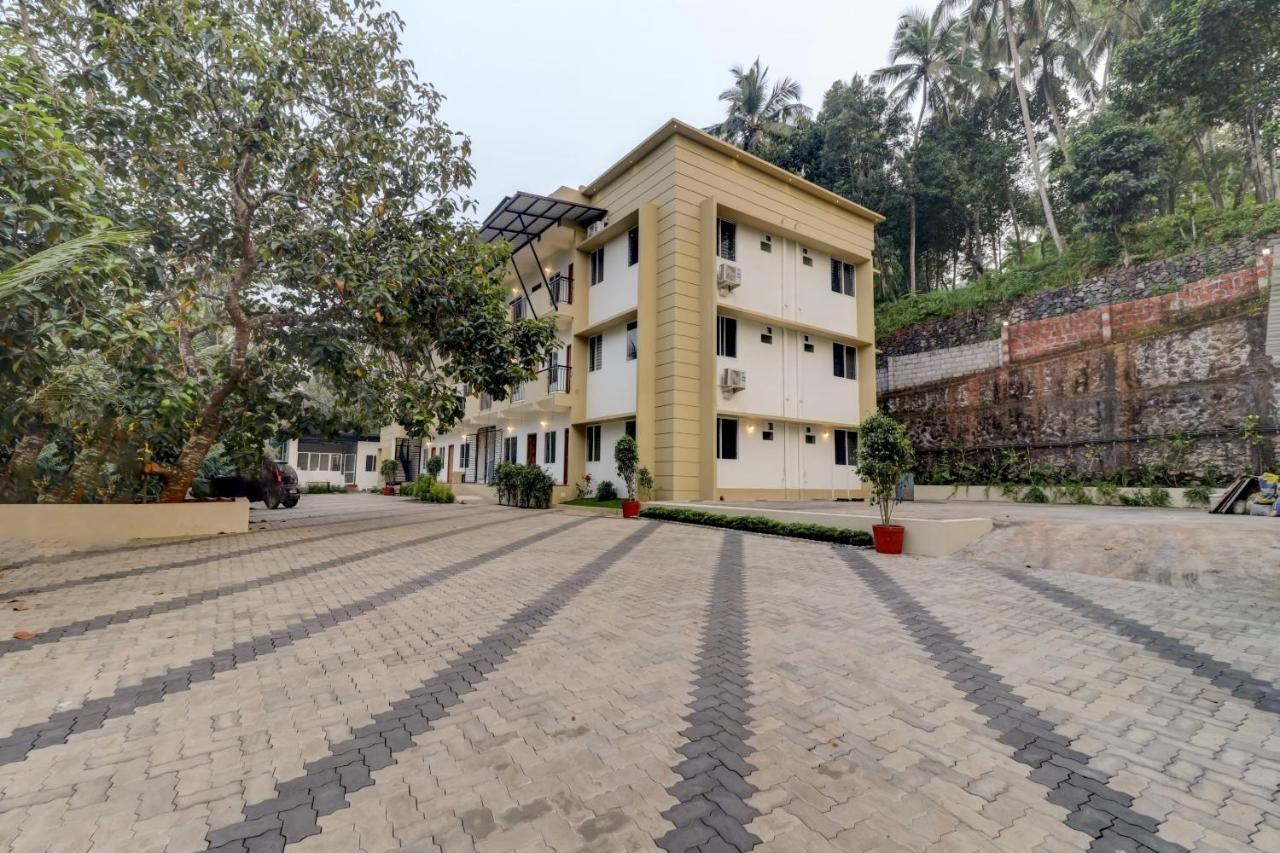 Oyo Home 78041 Luxurious Stay Sastha Homes Kozhikode Bagian luar foto